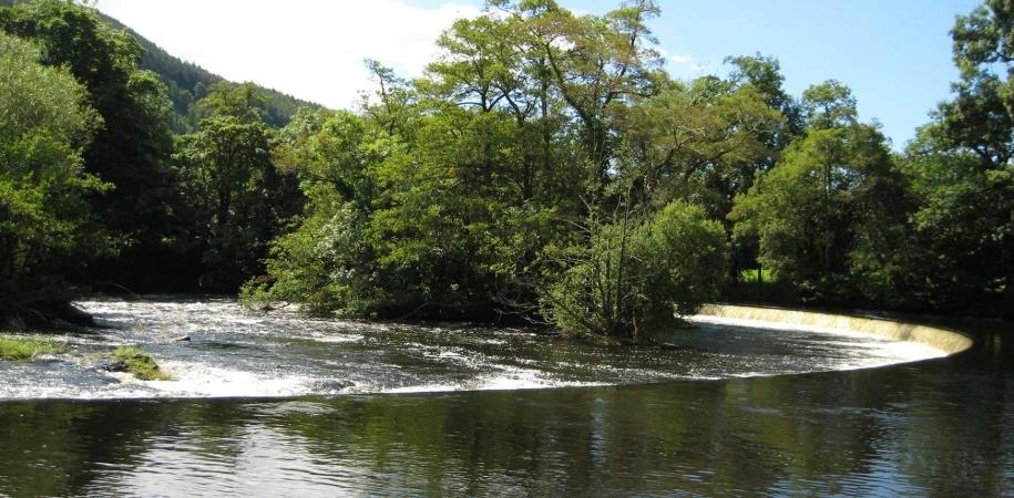 Llun o Rhaeadr y Bedol yn Llangollen