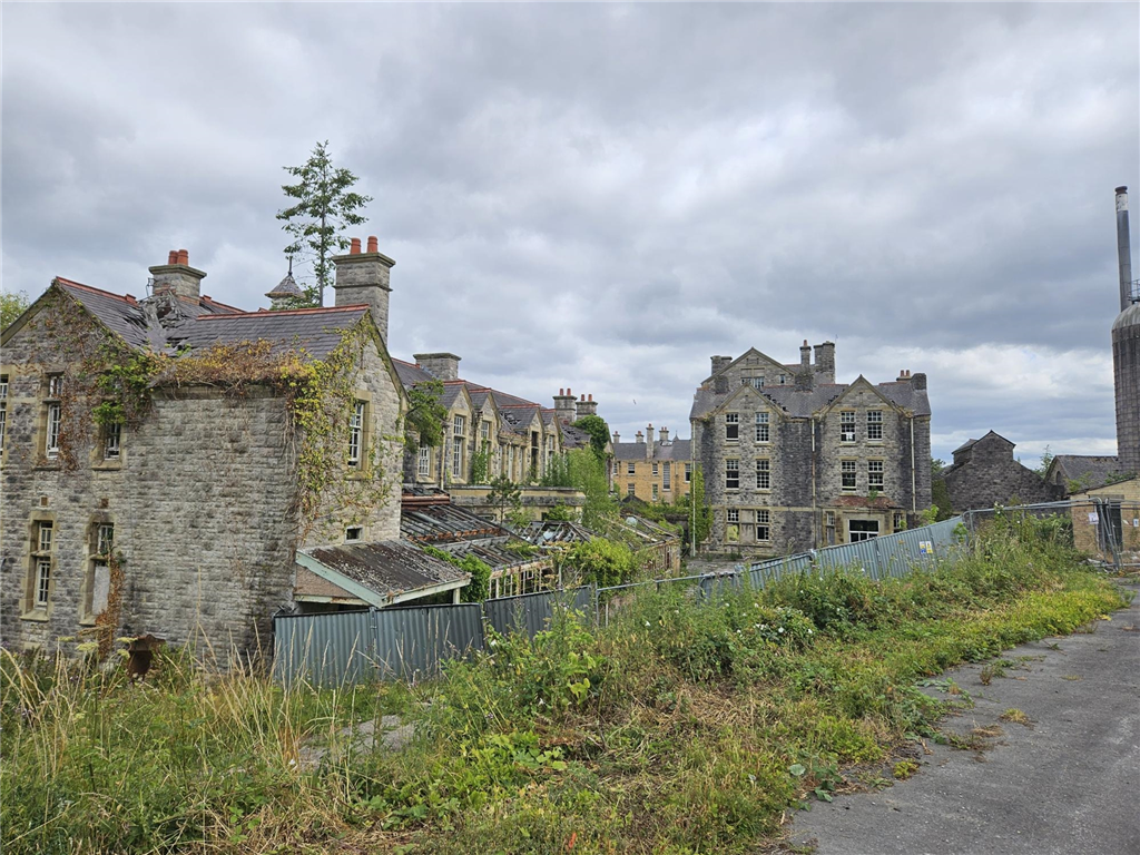 Hen Ysbyty Gogledd Cymru